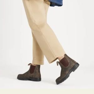 Blundstone #585 Chelsea Boots in Rustic Brown, size 9 US